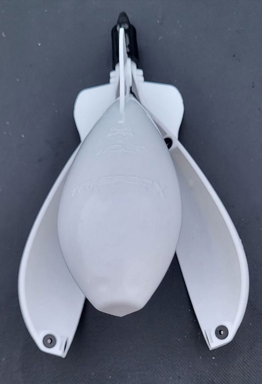 Wolf - Tri-Spod X Competition - White