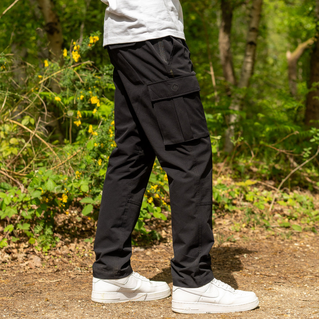 Terreign - Timeless Cargo Trousers - Black