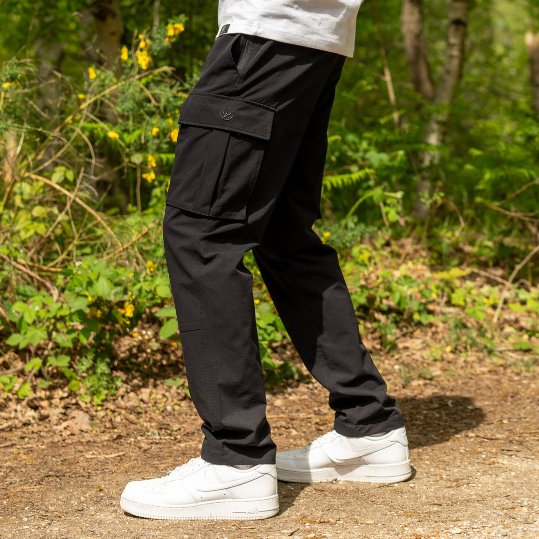 Terreign - Timeless Cargo Trousers - Black