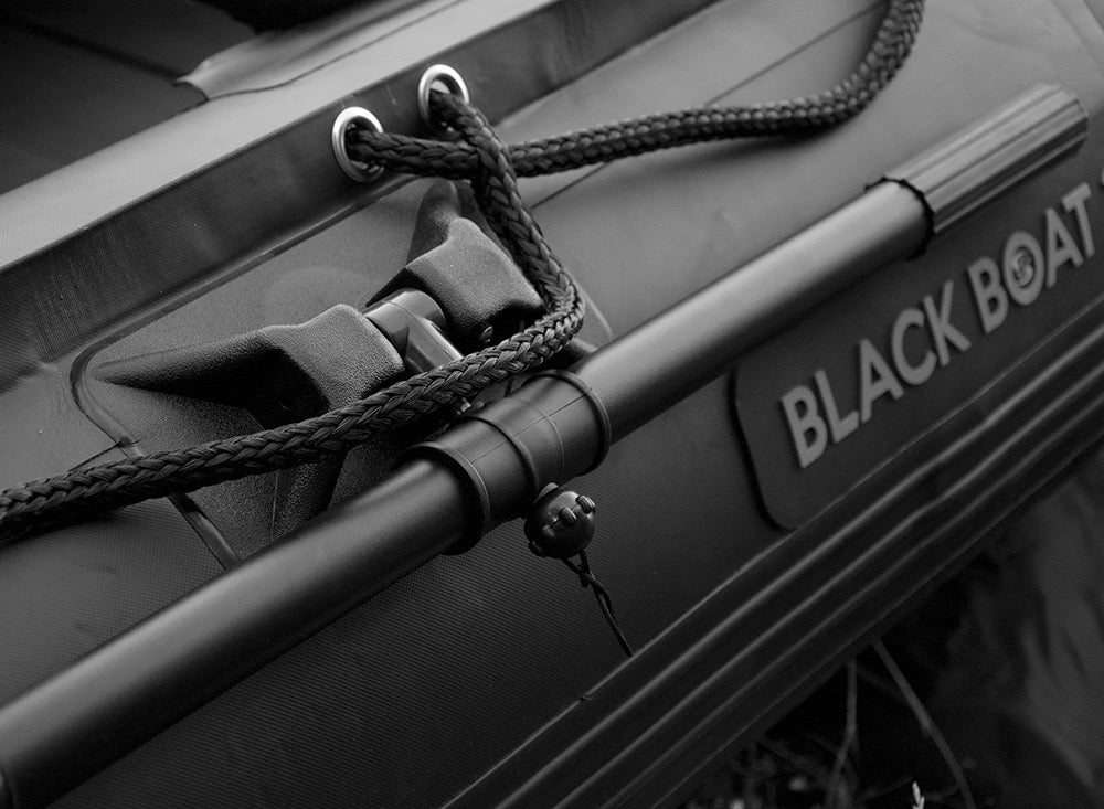 Carp Spirit - Black boat one 180