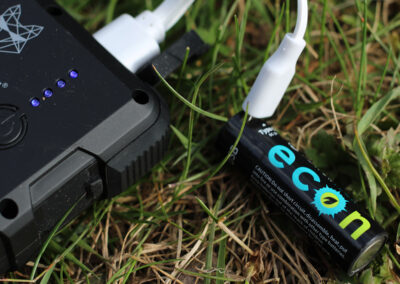 Wolf - AAx4 Rechargeable USB Battery