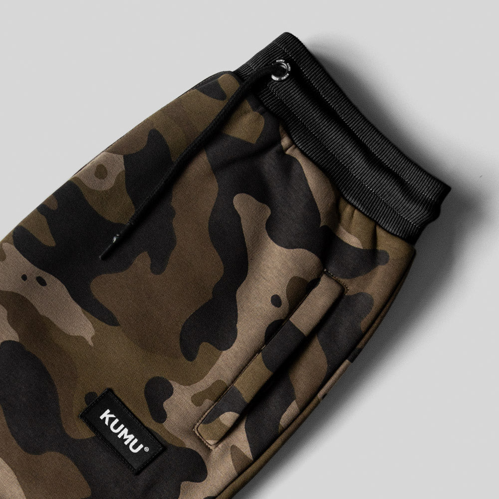 KUMU - Deception Sweatshorts - Camo