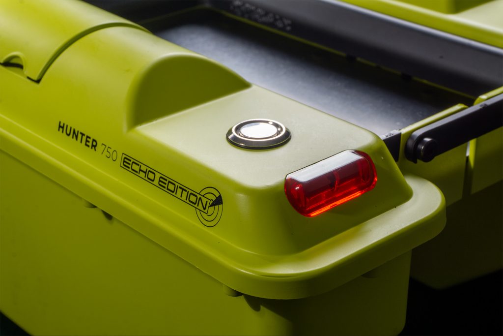 Ridgemonkey - Hunter 750 Echo Edition Hi-Viz Bait Boat with Free Extra Battery