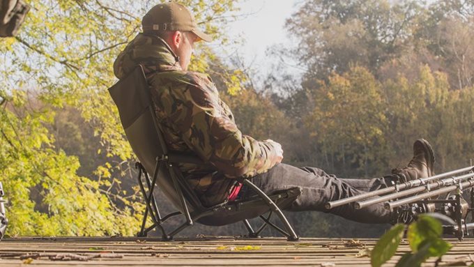 Solar - Undercover Camo Easy Chair - Low